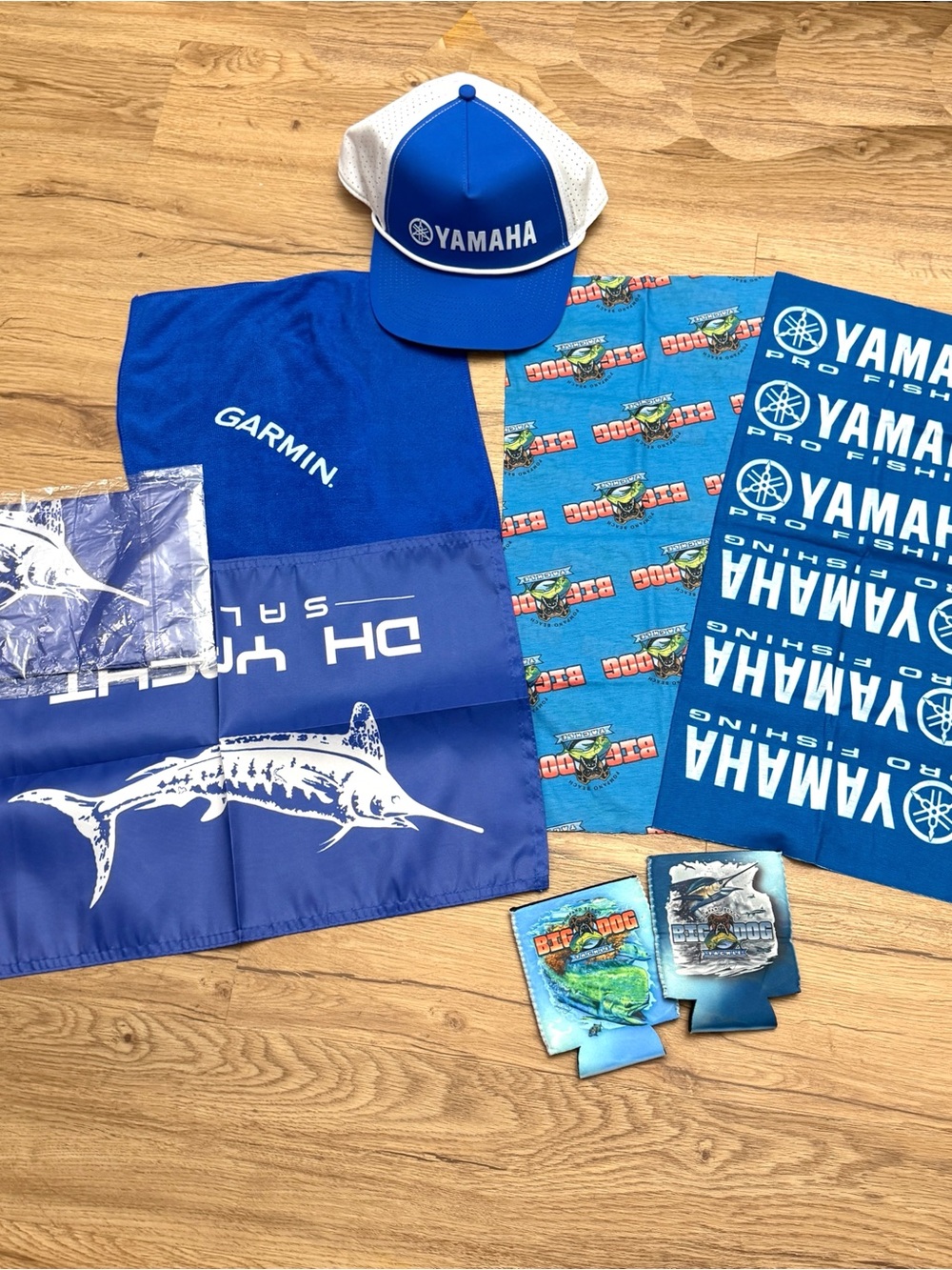 Yamaha Royal Blue & White baseball hat, Sun Buffs, 2 Marlin flags and 2 coozies